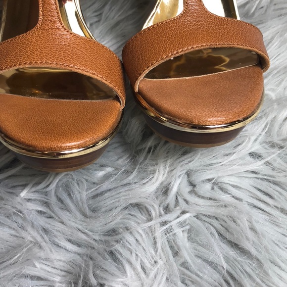 Michael Kors Logo Sandal Heel - Picture 4 of 8